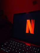 počítač, netflix a chill