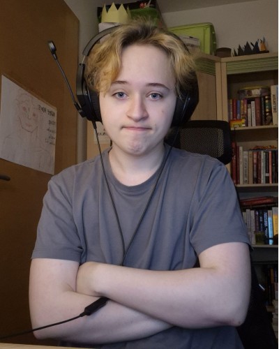 já